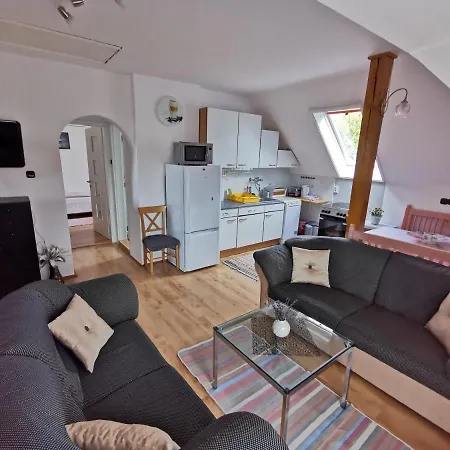 Forras * באלאטונפורד