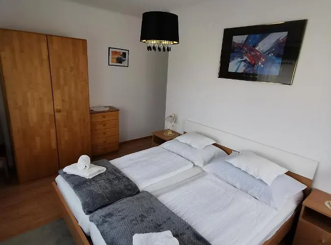 Forras * באלאטונפורד